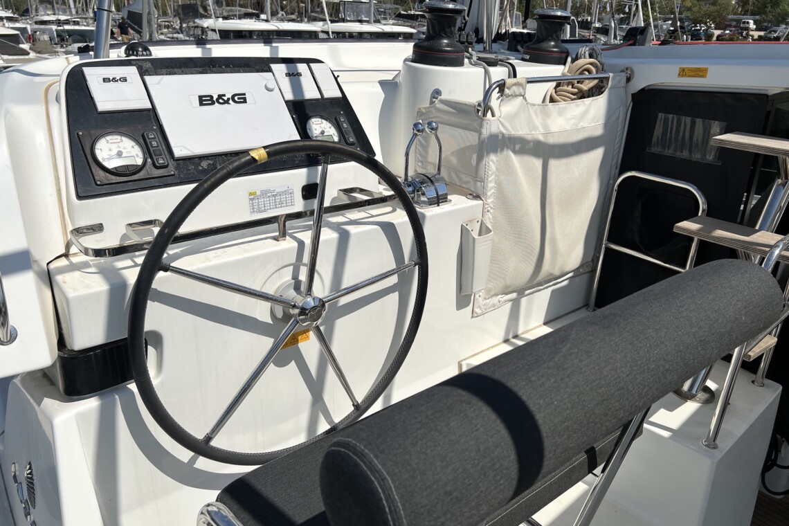 Helpful Information Lagoon 42 7 Lagoon 42 - Sea Hawk - Sail Your Myth