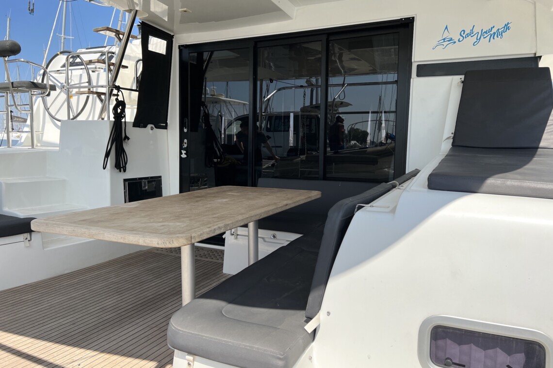 Helpful Information Lagoon 42 6 Lagoon 42 - Sea Hawk - Sail Your Myth
