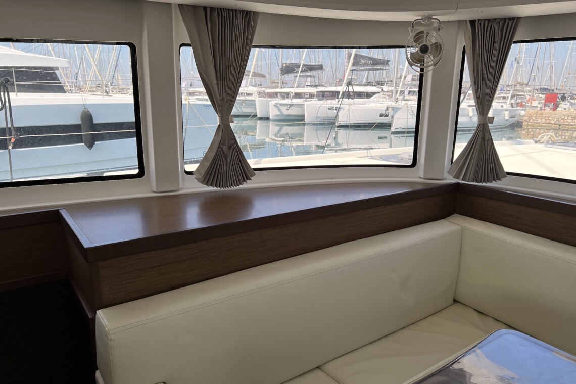 Helpful Information Lagoon 42 9 Lagoon 42 - Sea Hawk - Sail Your Myth
